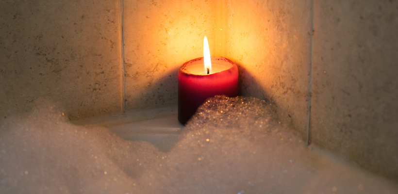 Starting Your Own Candle Making Business (Guide and Examples)